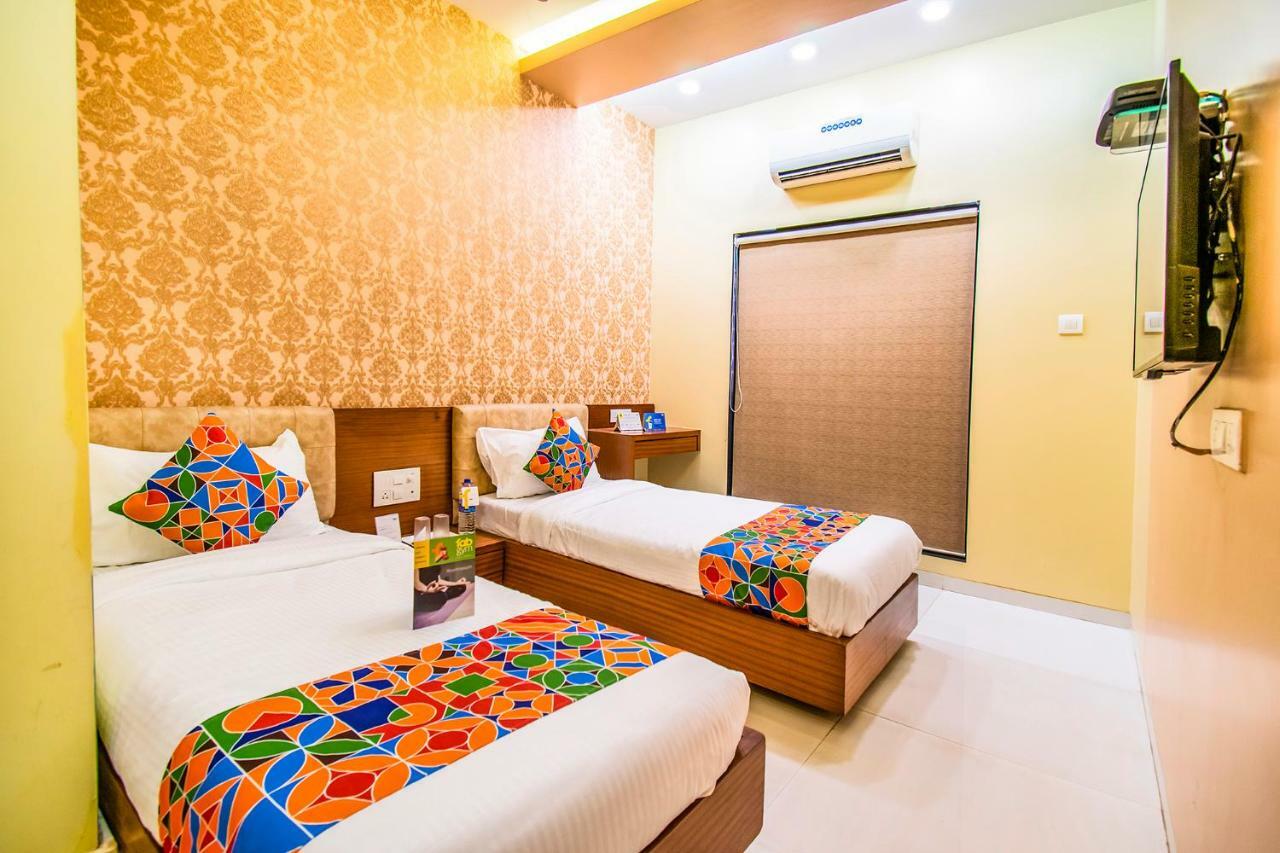 Seven Hills Hotell Mumbai Exteriör bild
