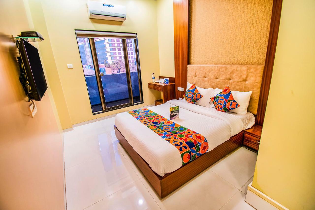 Seven Hills Hotell Mumbai Exteriör bild